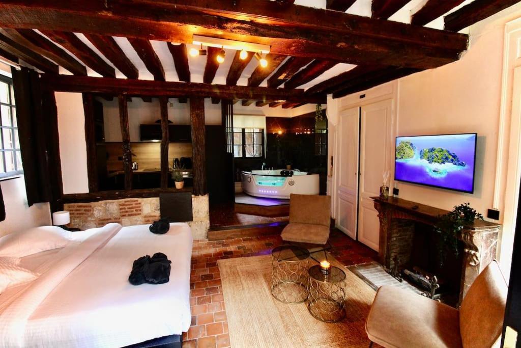 Le Spa Gustave - Sauna, Jacuzzi & Terrasse A רואן מראה חיצוני תמונה